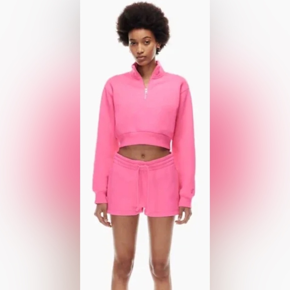 Tna
Airy Fleece Perfect 1/4 Zip Sweatshirt
Cropped quarter-zip sweater EUC